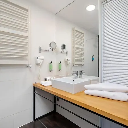 Baltin With Gym Sauna & Swimming Pool By Renters Lejlighed